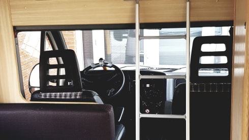 Beautiful camper for family, two people or alone (surf trip)