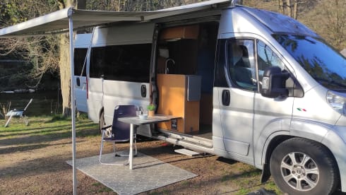 Cosy and compact 2p Ford Pösll campervan.