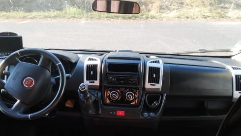 jean Luc – camper verhuur