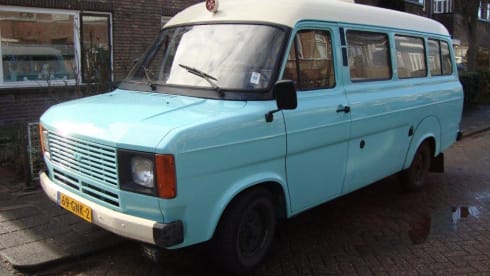 Domestic Dean – 2p Ford campervan from 1979