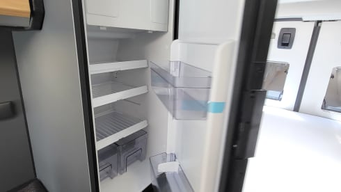 Adria Twin Sport 600 SPB – Chic, luxurious camper van with double bed, navigation system, bicycle rack 80 kg, etc.