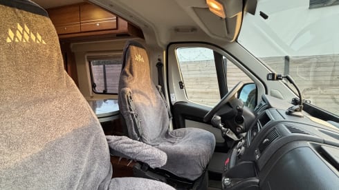 Lili & Otto – Campervan 2p