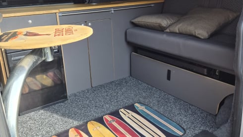 Valerie – Craig's Camper - VW Transporter 4 Berth + Awning