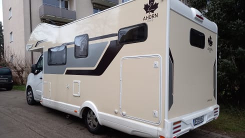 Raumwunder  – Maple Canada AD