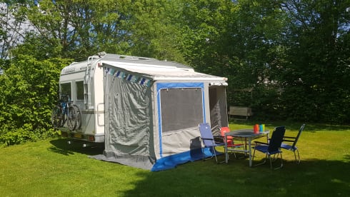 Beautiful camper for family, two people or alone (surf trip)