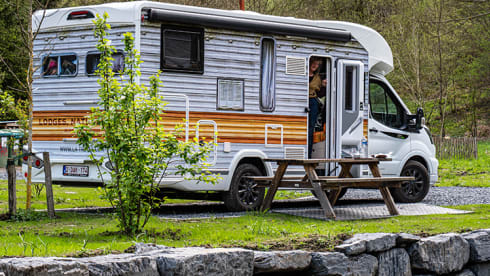 Start in de Ardennen – Luxury 2 person Chausson from 2021 with classic Vanguard rv wrapping.