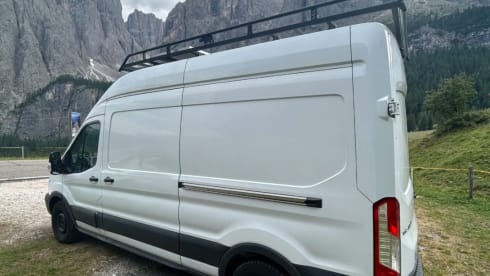 Harriet – Harriet, spacious camper in East London