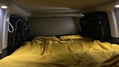 Happy Yellow Beach Camper – 4p Volkswagen bus from 2015