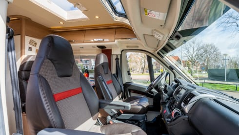 Bus camper Malibu 600 DB GT in perfect condition for 2 persons (Sdam)