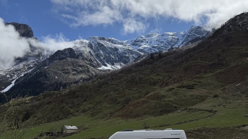 Magic Adventure – 3p Peugeot camper from 2024 is ready to go
