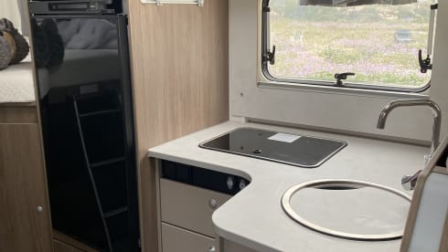 4p Carado semi-integrated uit 2025