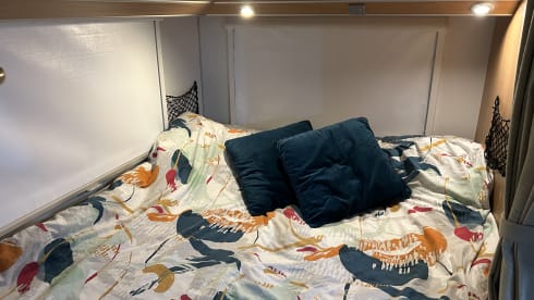 BeeHappy Motorhome Hire 🐝 – Beautiful 4 berth motorhome perfect for a couple or small family. 