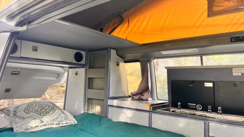 hippy bus β 4p Volkswagen campervan uit 1992