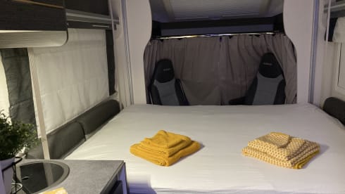 Droom op wielen! – Luxury family camper with very large living space