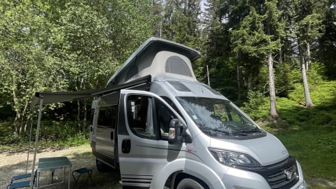 Van Burstner Campeo C600 with pop-up roof - Your tailor-made adventure!