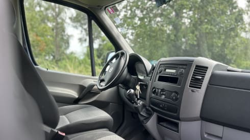 ONA – 2-seater Volkswagen bus from 2011