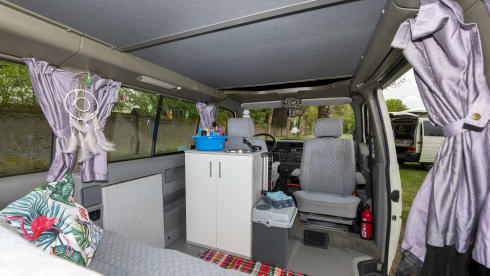 Tropical - Cozy and robust VW T4 multivan with sleeping roof