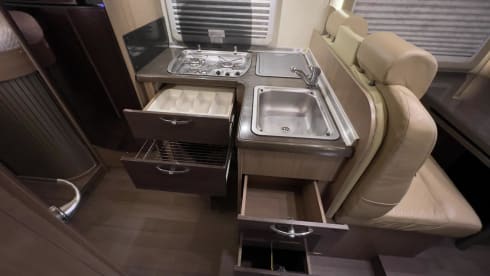 Beautiful luxury 4 person camper