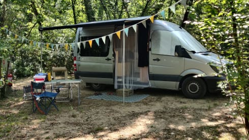 Roulez_Rudi – 2p Mercedes-Benz campervan from 2015