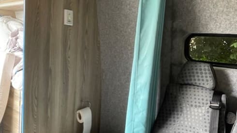 Large 5 berth Iveco Daily Campervan 7 belted seats 