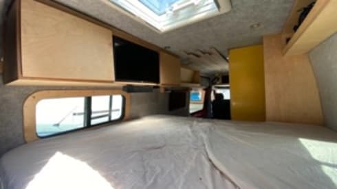 Big Red – 3 berth Mercedes-Benz (Off Grid Solar ) Birmingham based
