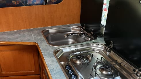 Vondel – Cozy 5-person family camper Fiat Ducato 2000