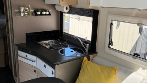 Luxuriöser 4-Personen-Camper Challenger 328 VIP (Modelljahr 2021) – Komplettes und komfortables Off-Grid-Camping