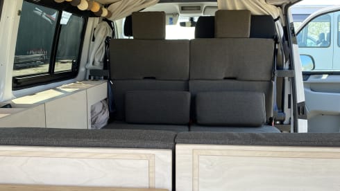 Ventje_Pezarro – Camper Ventje- Luxury VW T6 automatic for 4 people