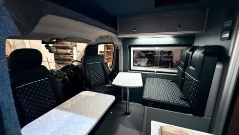 Elle2 – 4 berth Citroën Relay campervan 