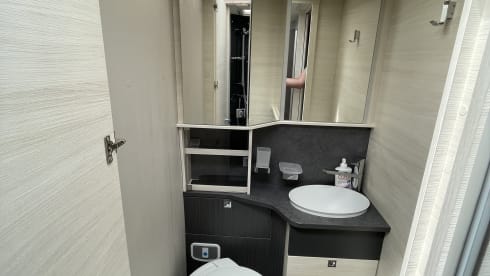 Spacious 3 pers. Challenger 337 automatic 