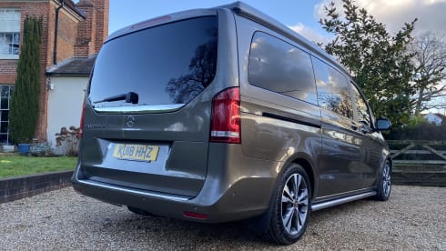 Woody – 2 berth Mercedes-Benz bus from 2018