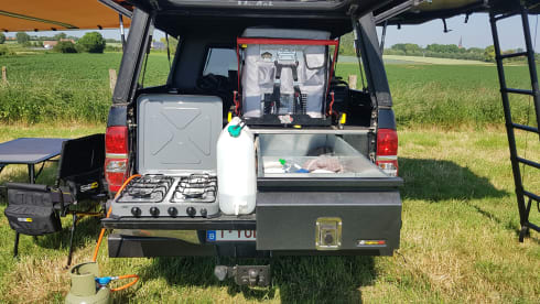 Lizette – Toyota Hilux Overlander