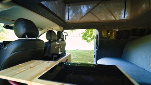 Unhiked – Camper Mercedes-Vito con cambio automatico