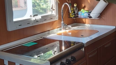 Mc Louis  – With the whole family on a camper trip!