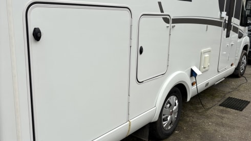 2p Hymer semi-integrated uit 2015