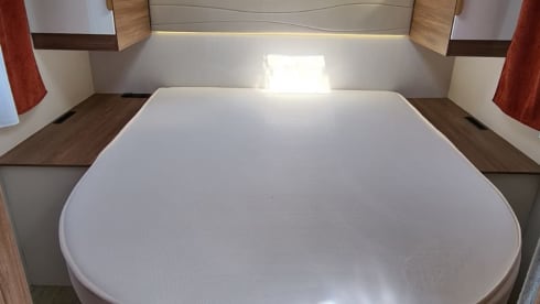 Camper La Nucia – 4pers. Luxury Pilote Camper from 2021