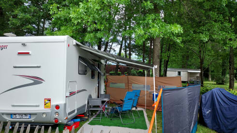 2D85 – CHALLENGER 58 .ZENTRALBETT .