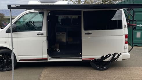 Dave – VW 4-Bett-Wohnmobil mit Markise und D / Away-Zelt ALL INKLUSIVE PREIS