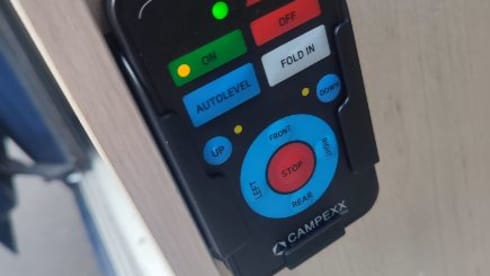 Frits – Frits: Comfortabele, complete camper voor 2 personen (en 1 hond)