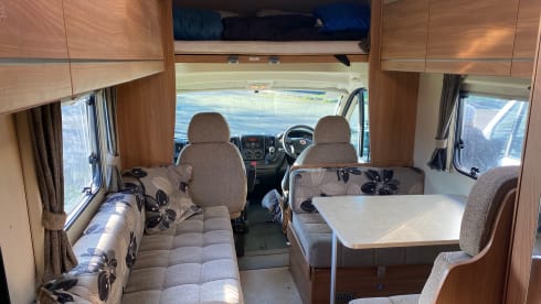 Swift  – 5 berth Swift bus from 2014,insurance,included