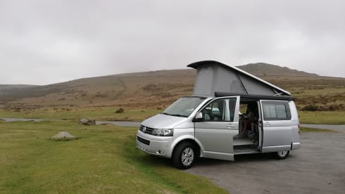 Automatic VW 4 seater campervan - ready to go exploring