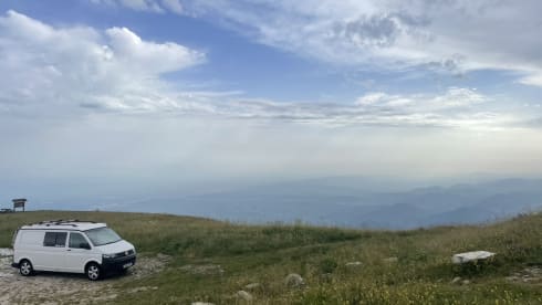 Jane  – 3 berth Volkswagen integrated from 2015