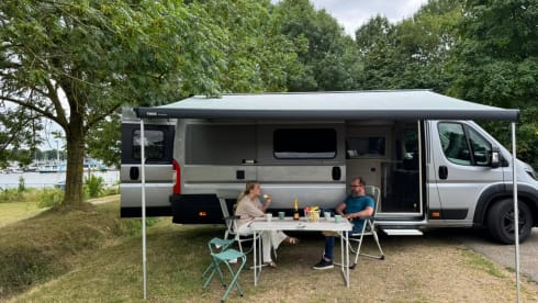 Tourne Tourne – 4p Peugeot campervan uit 2023