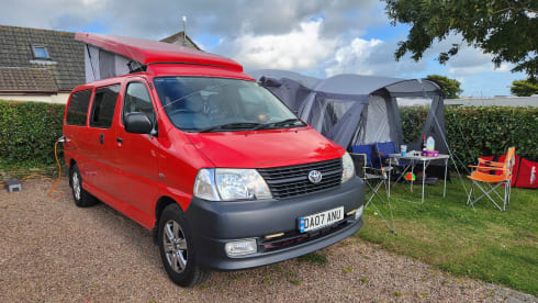 Dan – Toyota Hiace D4D 120 LWB campervan 