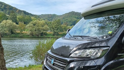 Knaus sky wave 700 MEG