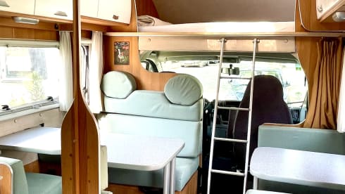 Light and spacious family camper with bunk beds