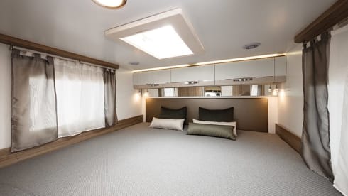 Tillie – 4 berth Benimar Tessoro 463 from 2020
