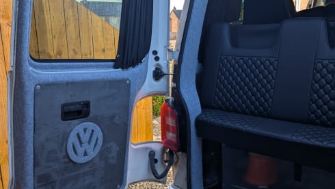 KEVS KAMPER  – 4 berth Volkswagen campervan ( INSURANCE INCLUDED)