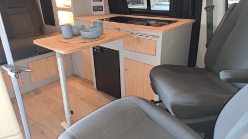 Cornelus  – 4-seater Volkswagen bus from 2017