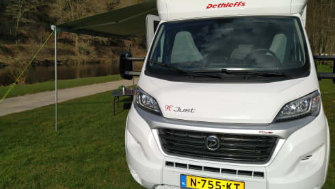 Just-Us – Luxury Dethleffs T6812 Just 90